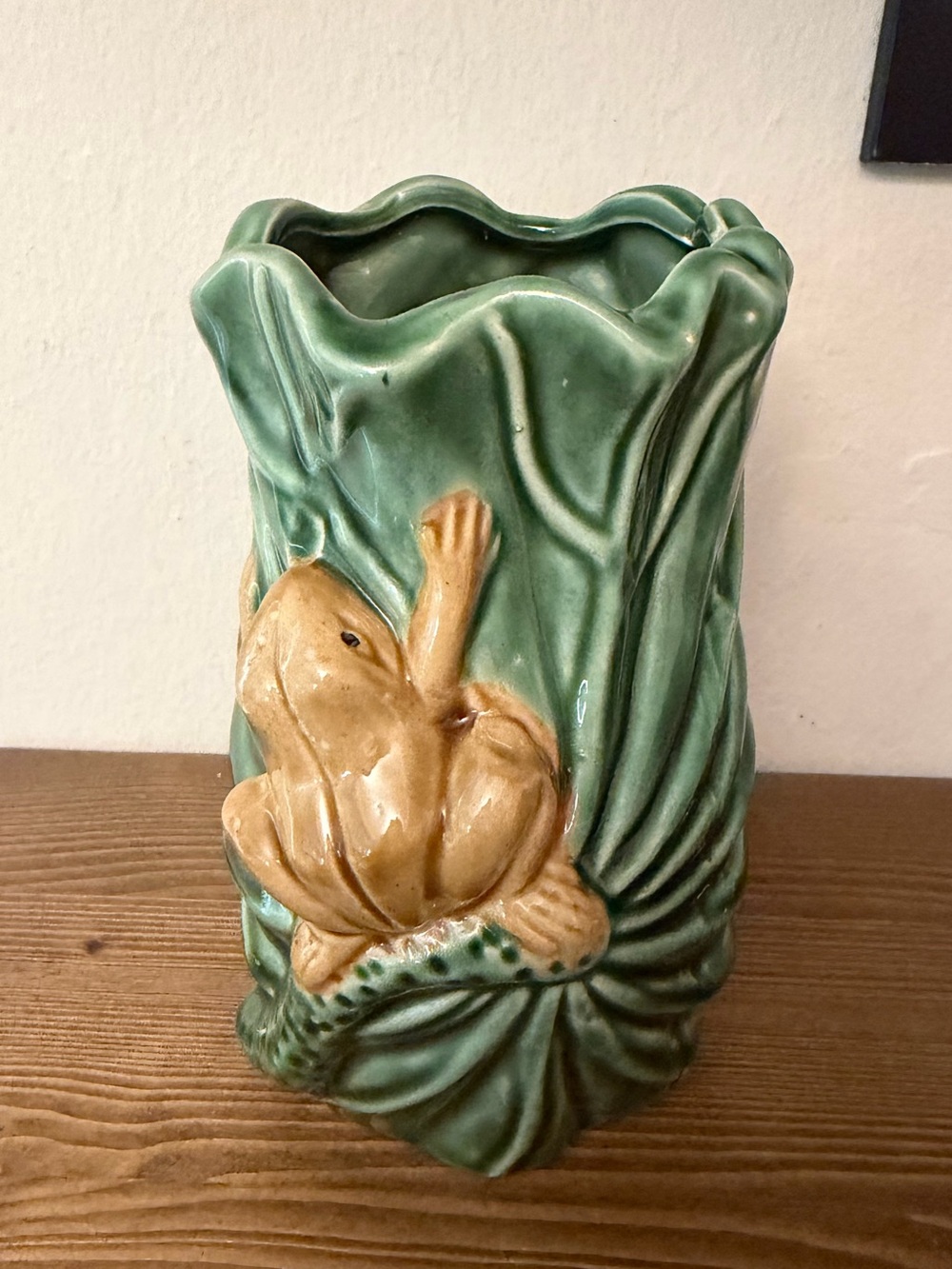 Vintage Green Majolica Frog on Lily Pad Bud Vase – Mold S028
